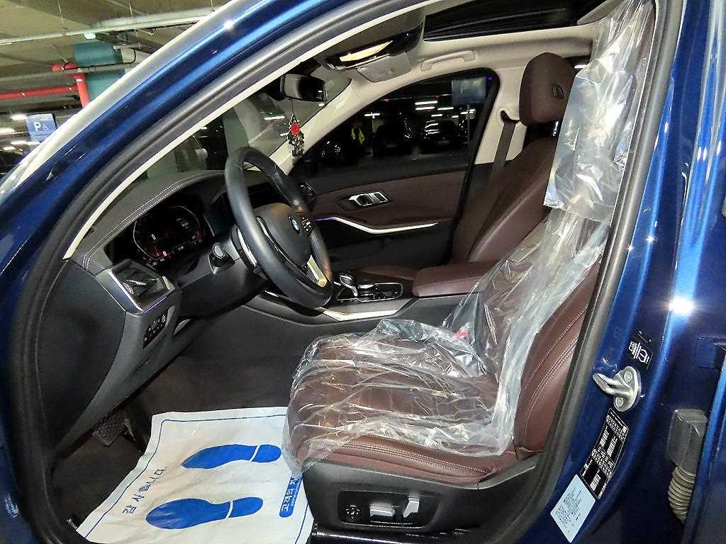 BMW 3-Series — photo 06