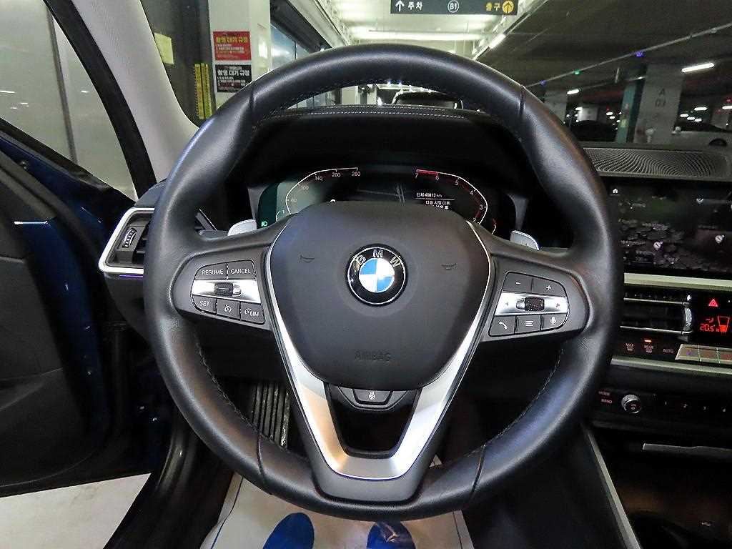 BMW 3-Series — photo 08