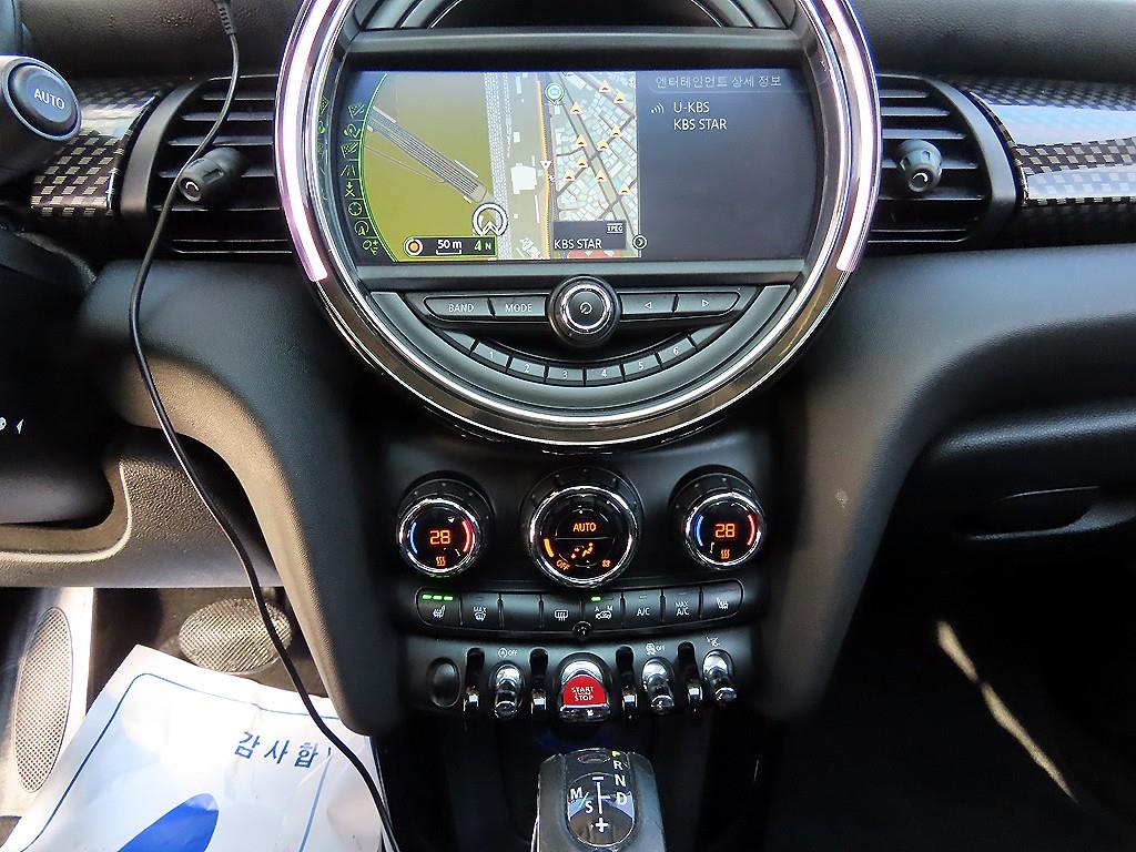 Mini Cooper — photo 14