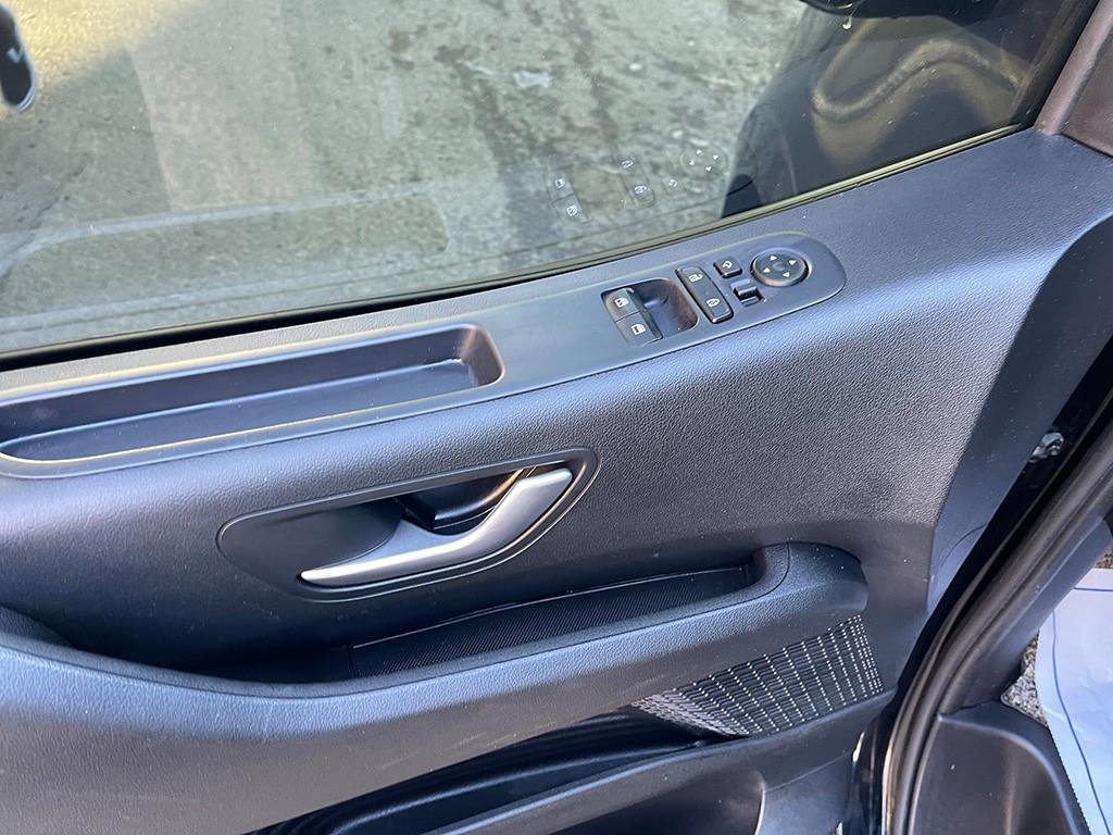 Hyundai Staria — photo 13