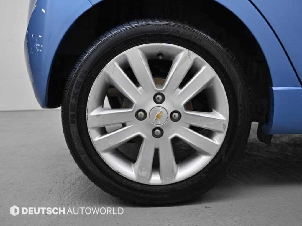 CHEVROLET Spark — photo 05