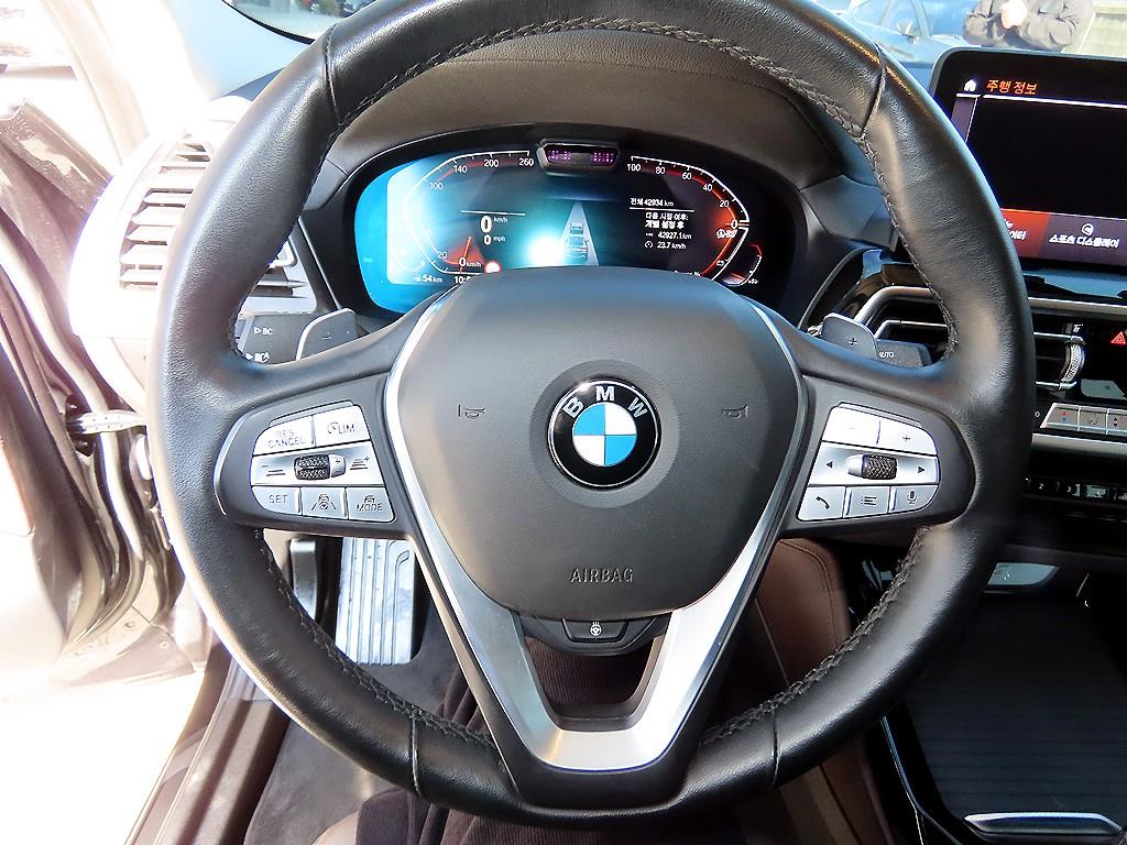 BMW X4 — photo 08