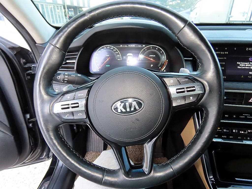 Kia K7 — photo 08
