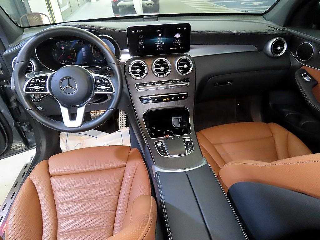 Mercedes-Benz GLC-Class — photo 10