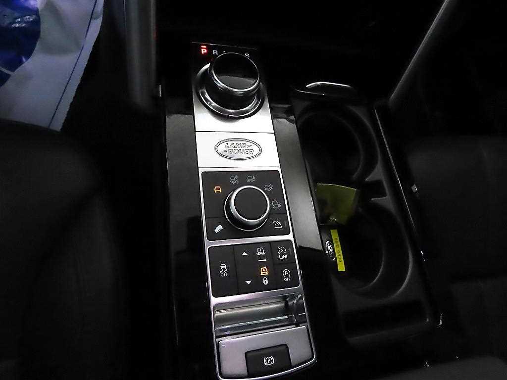 Land Rover Discovery — photo 12