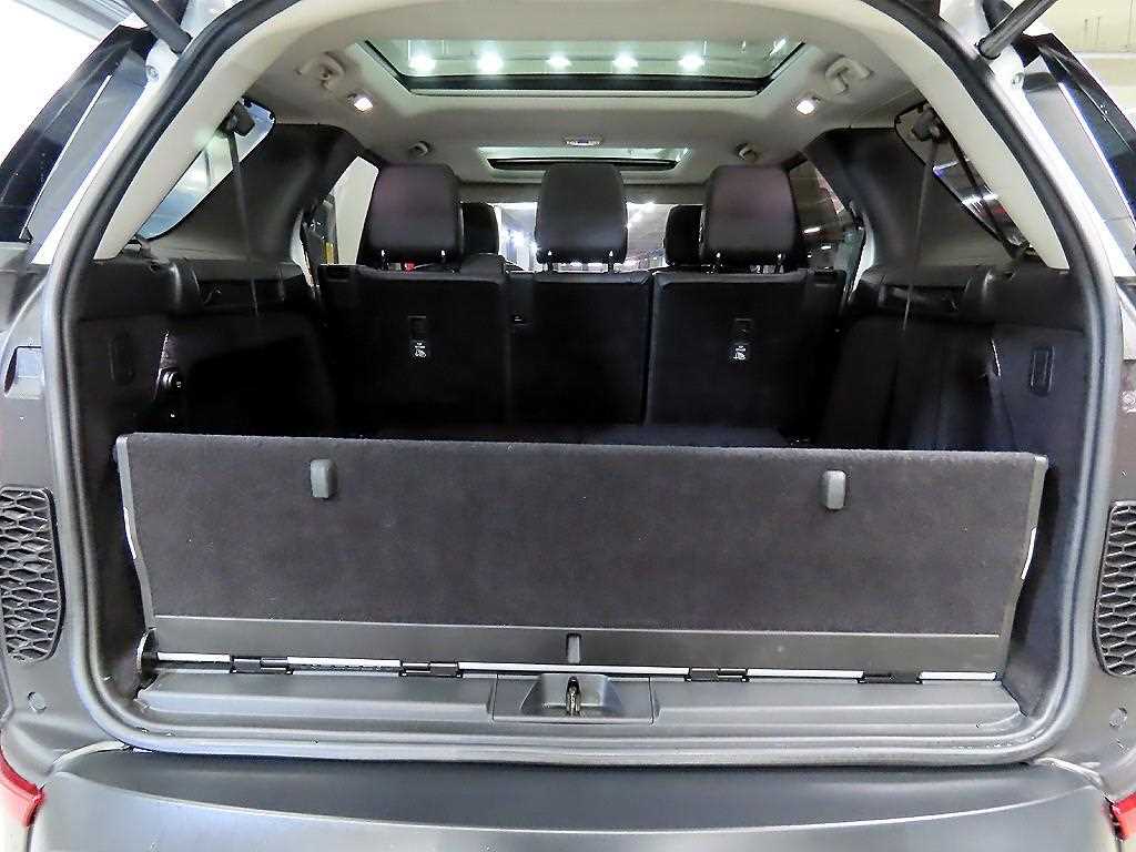 Land Rover Discovery — photo 17