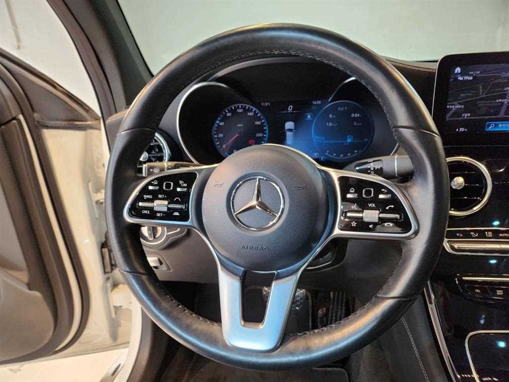 Mercedes-Benz GLC-Class — photo 10