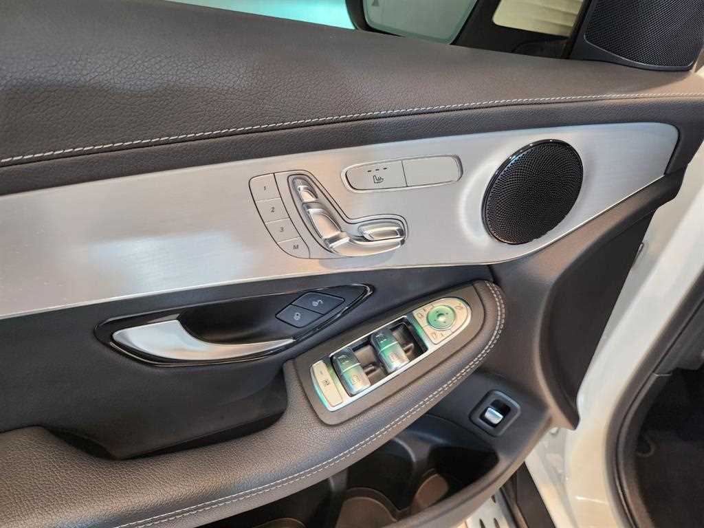 Mercedes-Benz GLC-Class — photo 12