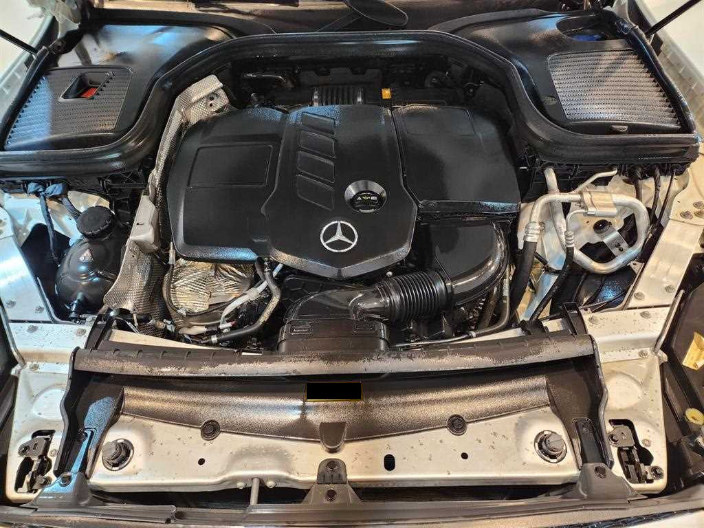 Mercedes-Benz GLC-Class — photo 19