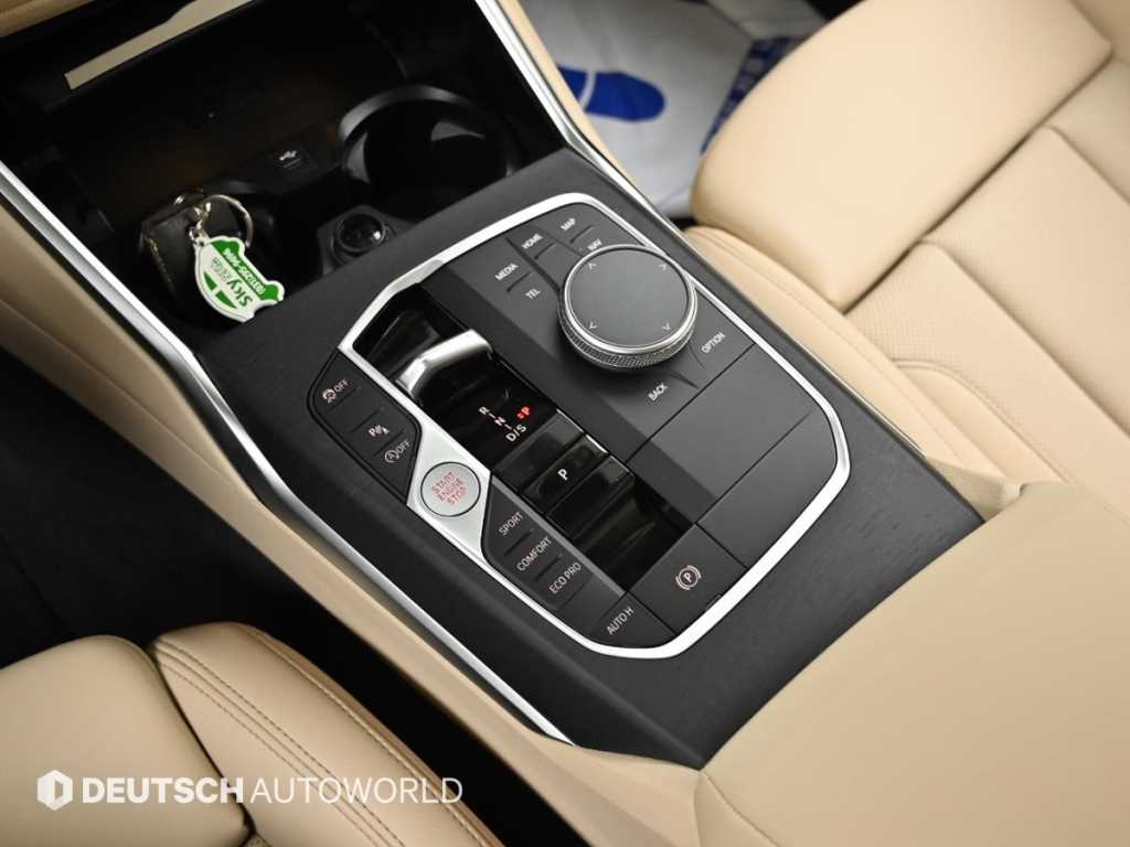 BMW 3-Series — photo 09