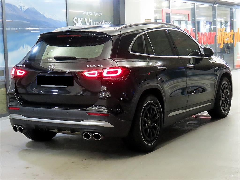Mercedes-Benz GLA-Class — photo 04