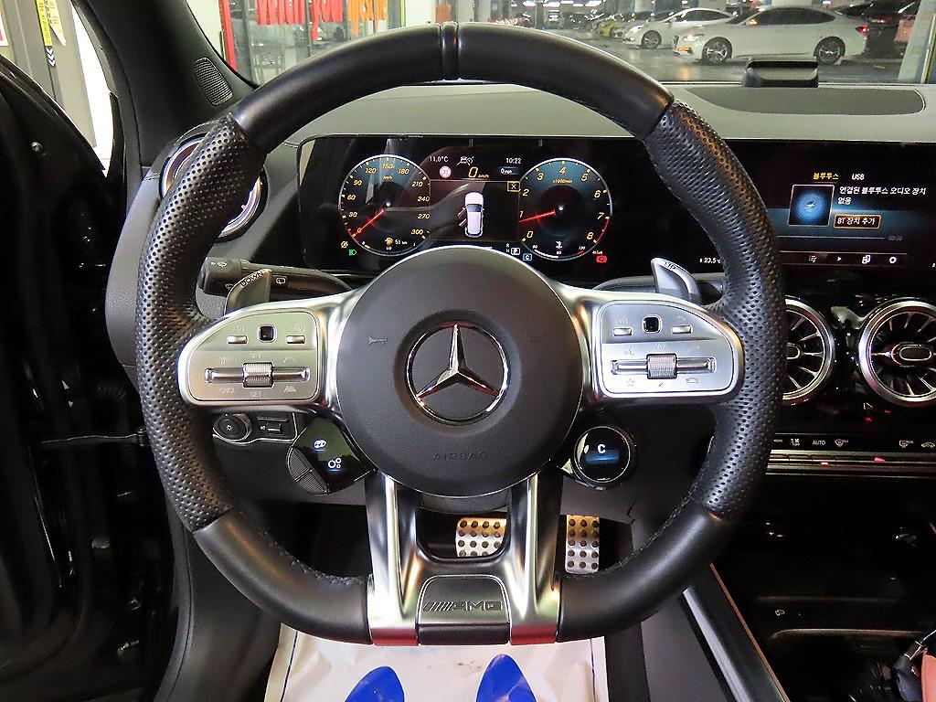 Mercedes-Benz GLA-Class — photo 08