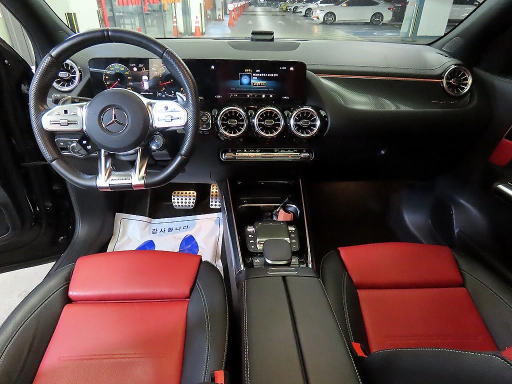 Mercedes-Benz GLA-Class — photo 10