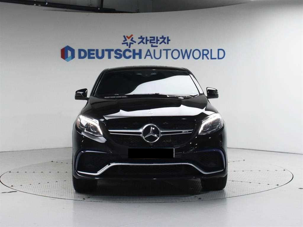 Mercedes-Benz GLE-Class — photo 04