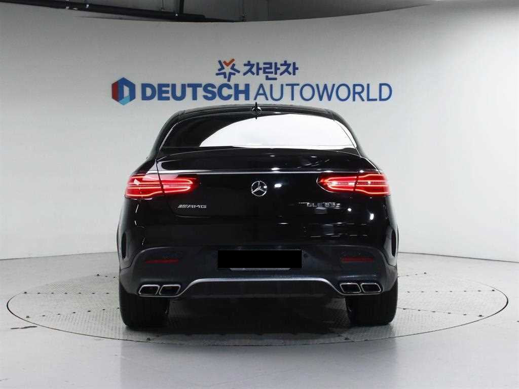 Mercedes-Benz GLE-Class — photo 05