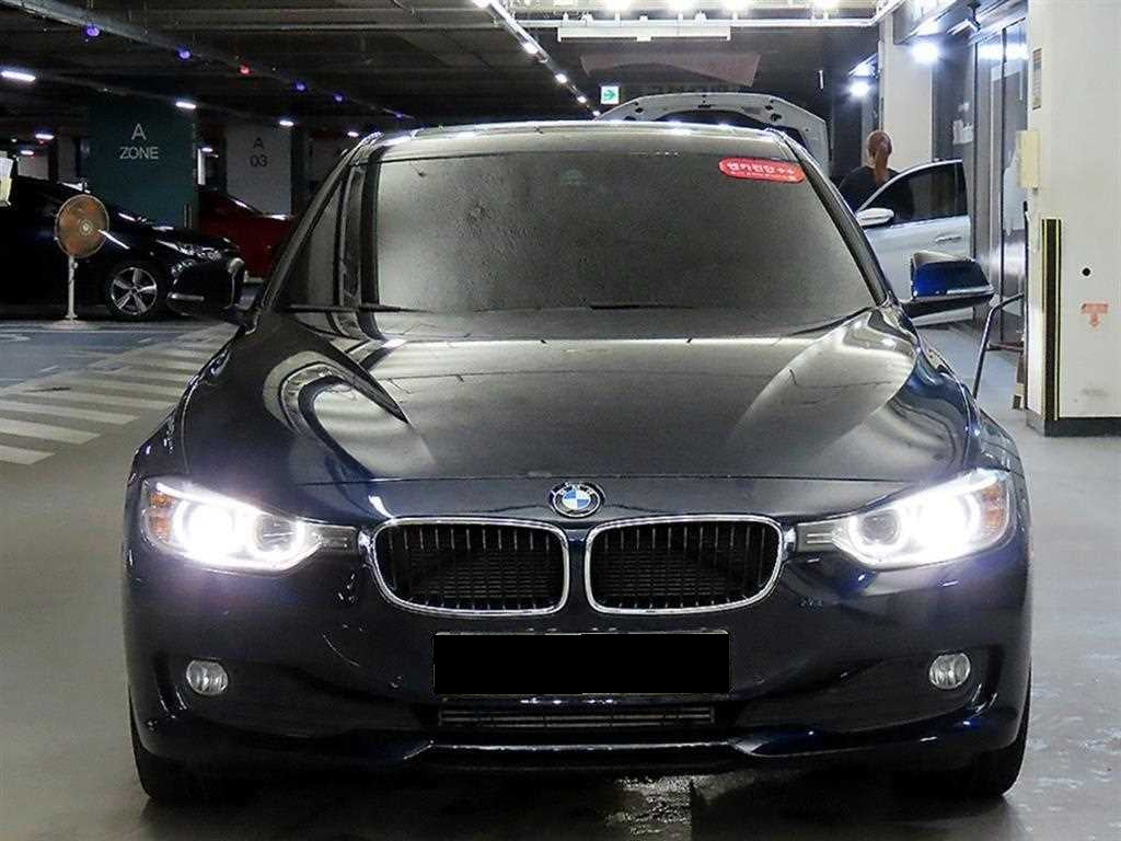 BMW 3-Series — photo 02