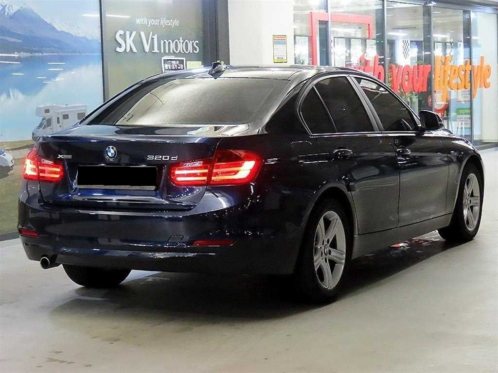 BMW 3-Series — photo 04
