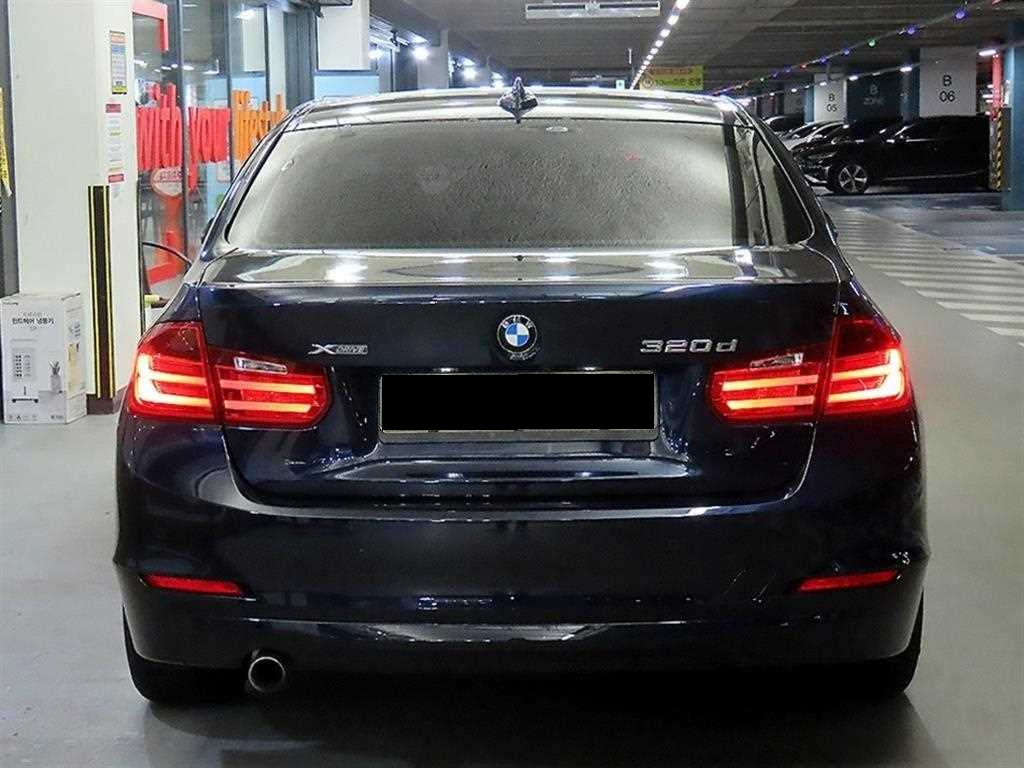 BMW 3-Series — photo 05