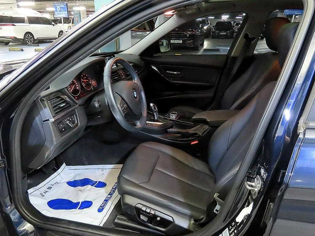BMW 3-Series — photo 06