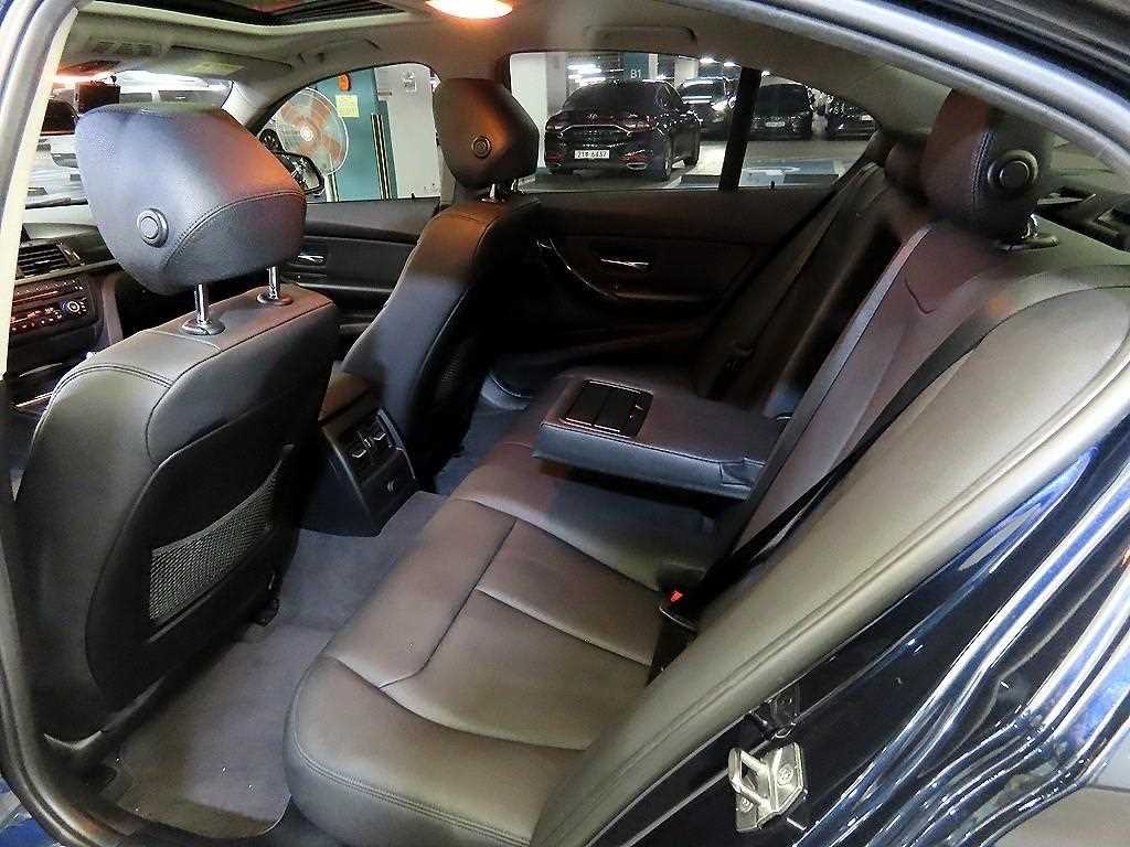 BMW 3-Series — photo 07