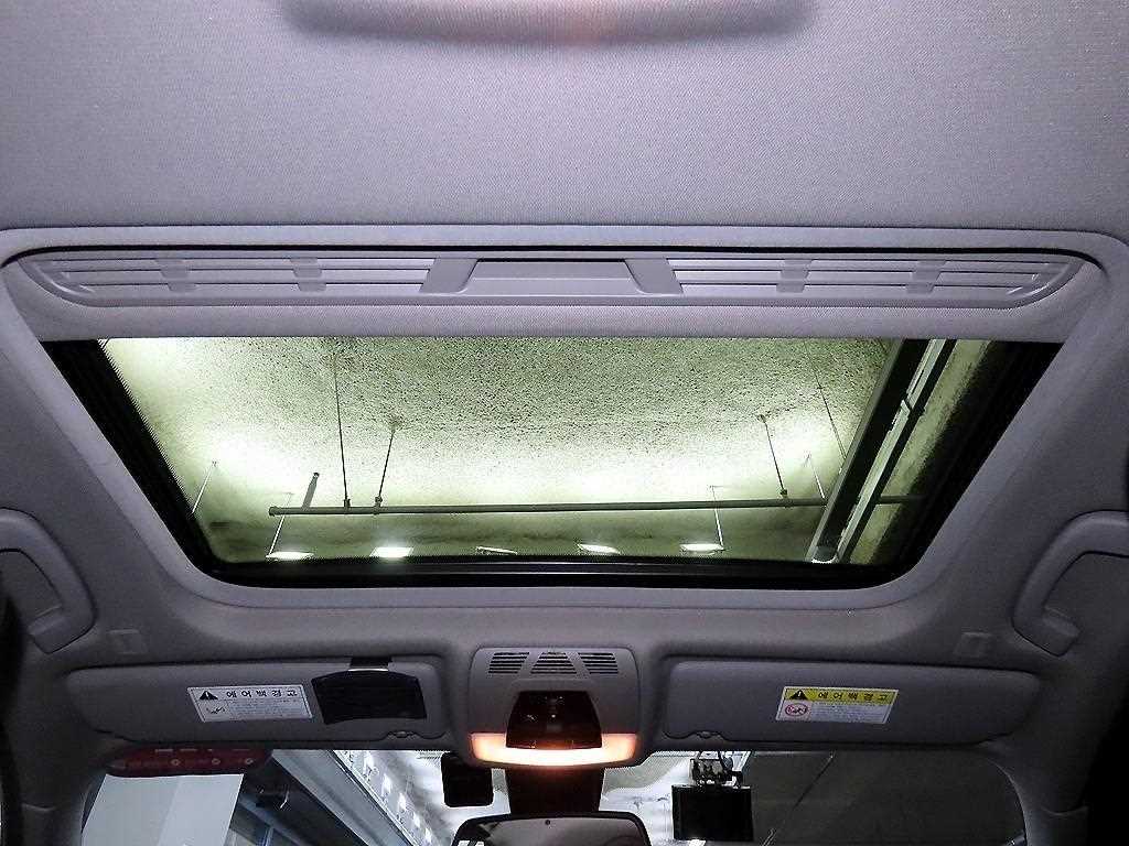 BMW 3-Series — photo 17