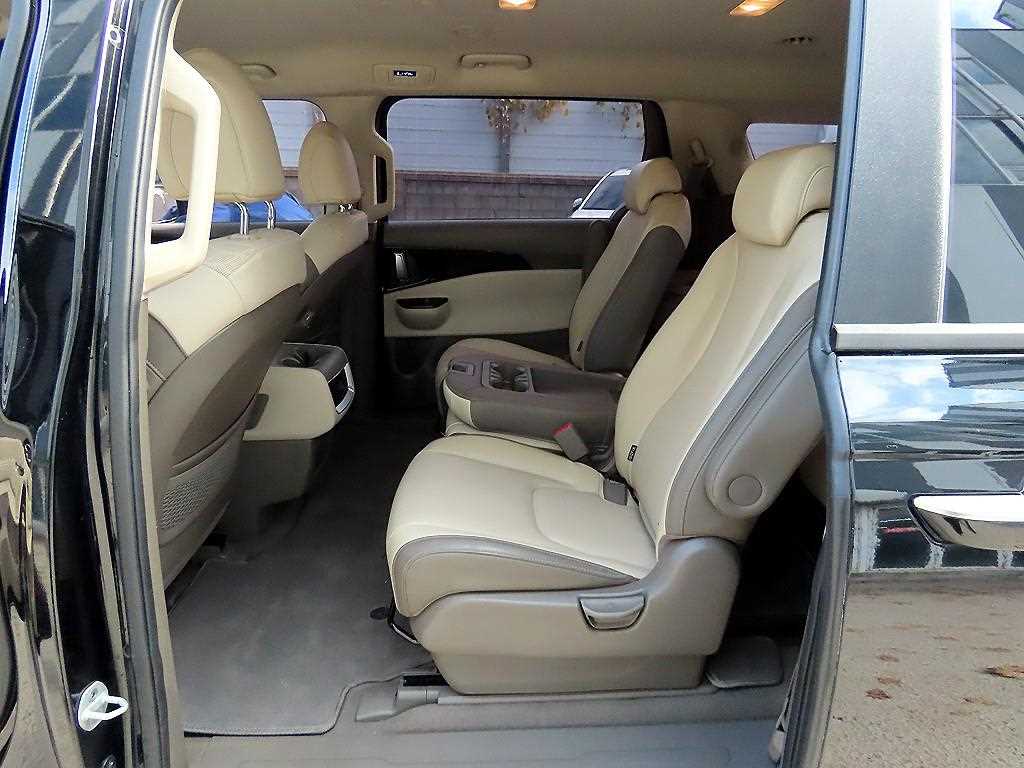 Kia Carnival — photo 06