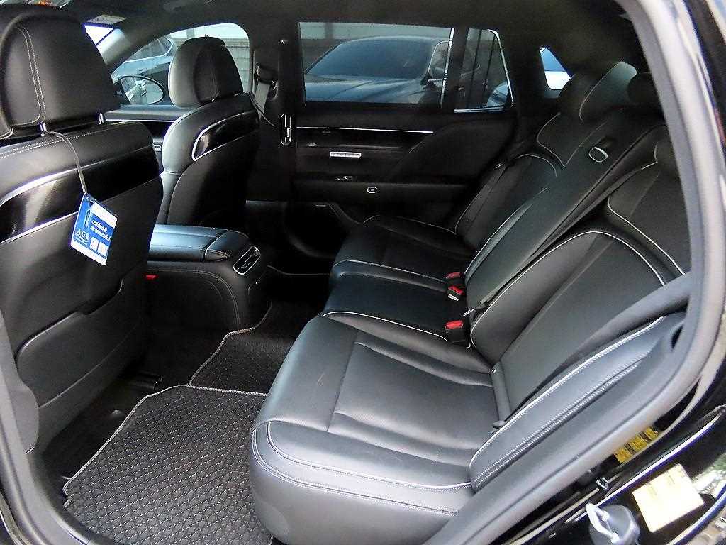Genesis G90 — photo 06
