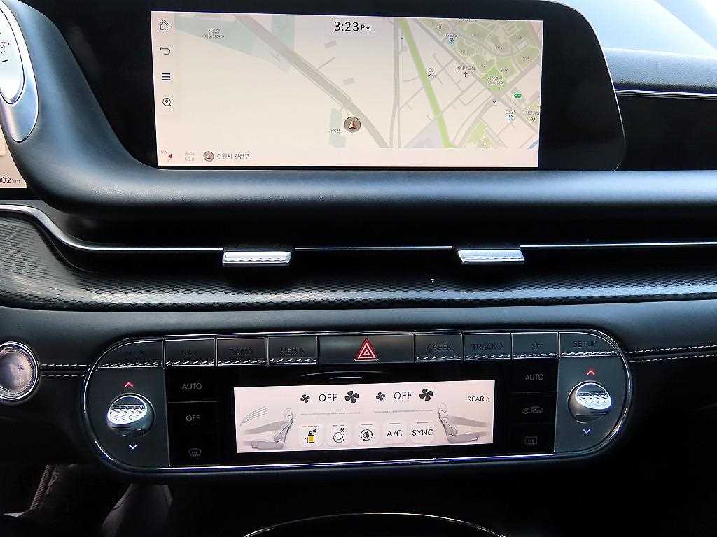Genesis G90 — photo 16
