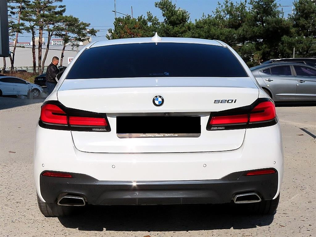BMW 5-Series — photo 04