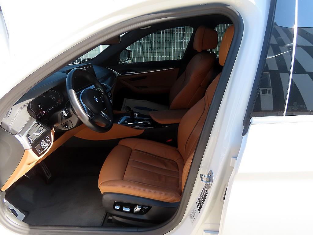 BMW 5-Series — photo 05