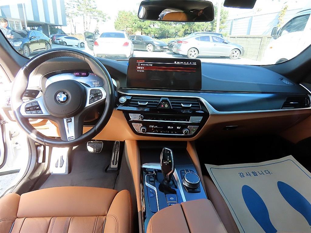 BMW 5-Series — photo 07