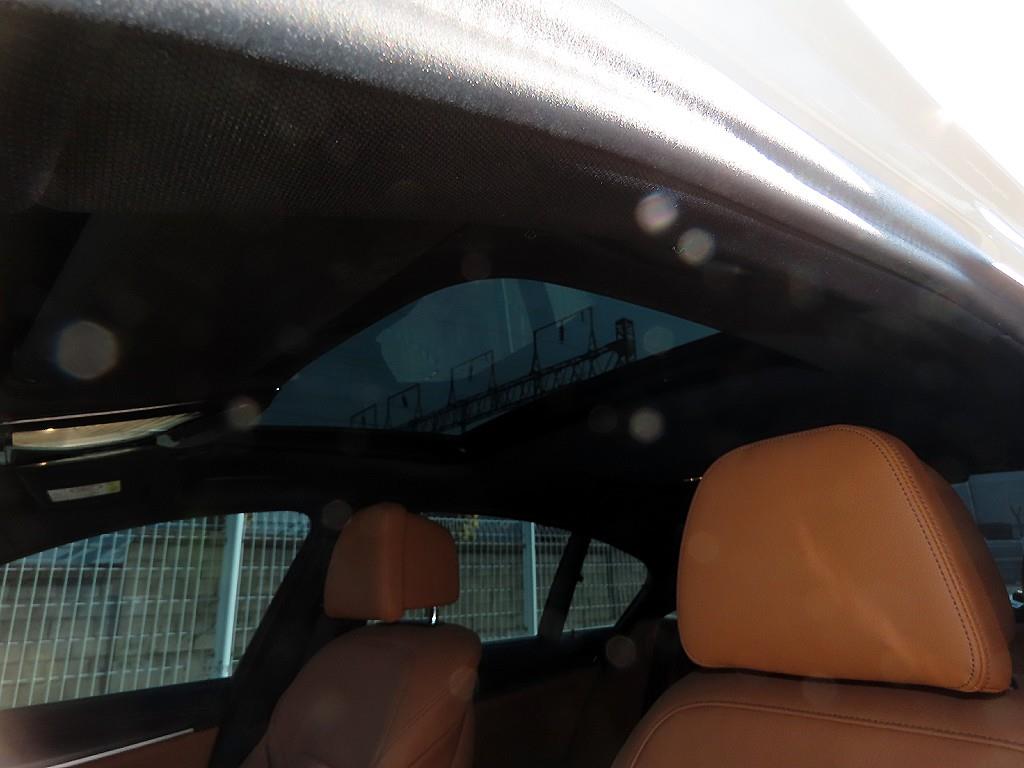 BMW 5-Series — photo 18