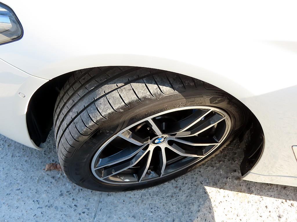 BMW 5-Series — photo 20