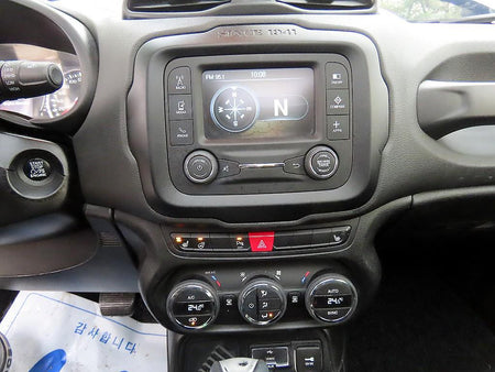 Jeep Renegade — photo 12