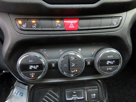 Jeep Renegade — photo 13