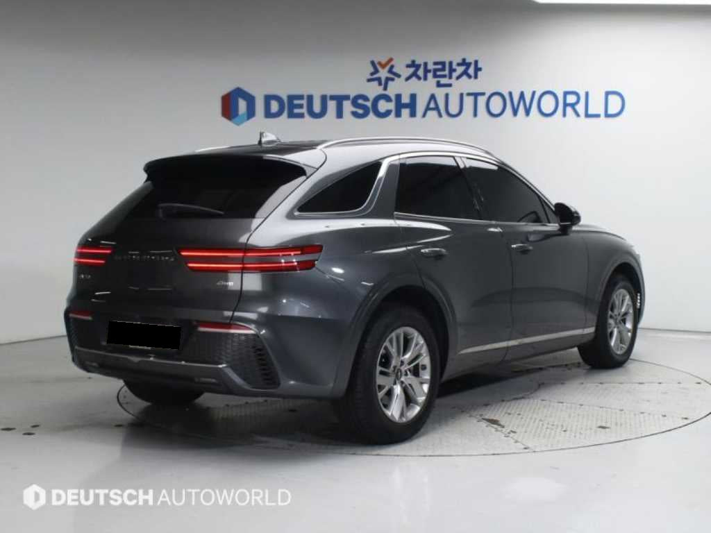 Genesis GV70 — photo 02