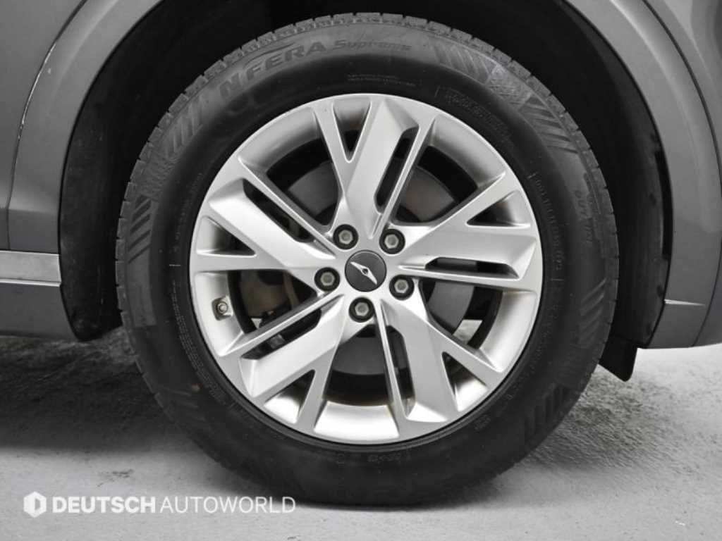 Genesis GV70 — photo 05
