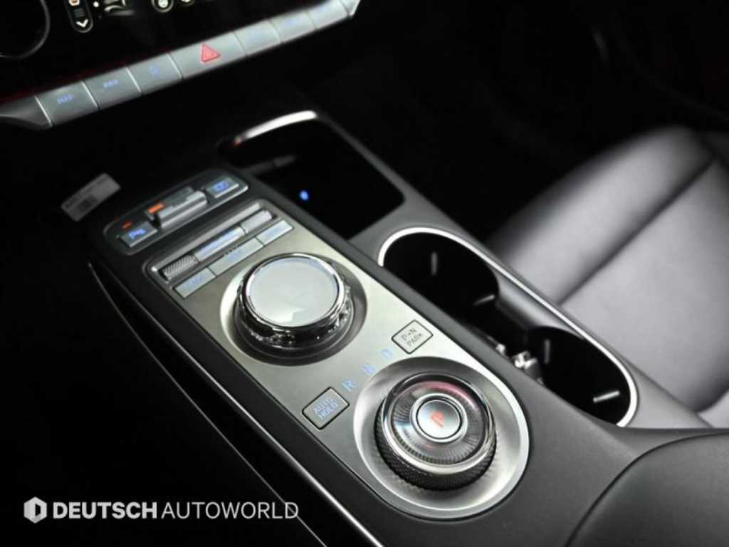 Genesis GV70 — photo 09