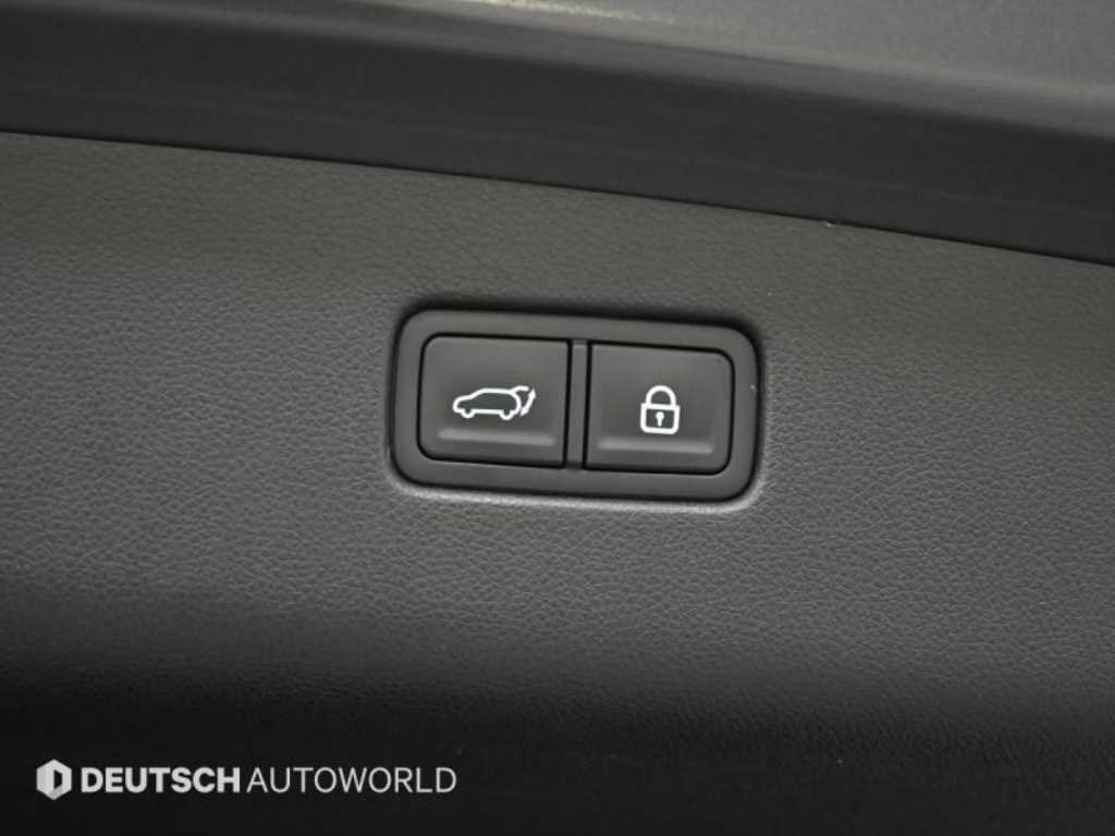 Genesis GV70 — photo 20