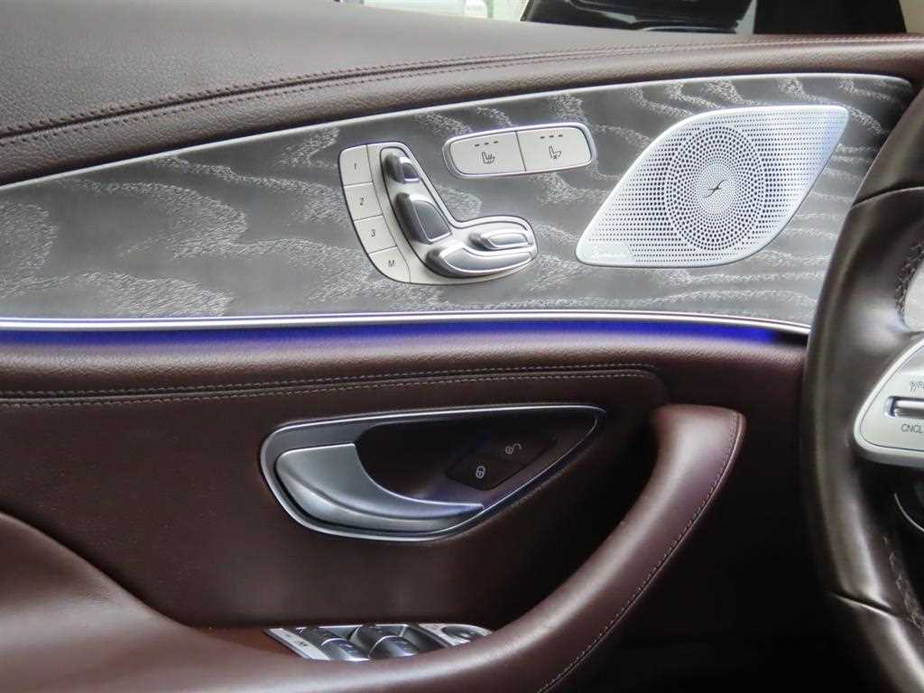 Mercedes-Benz CLS-Class — photo 08