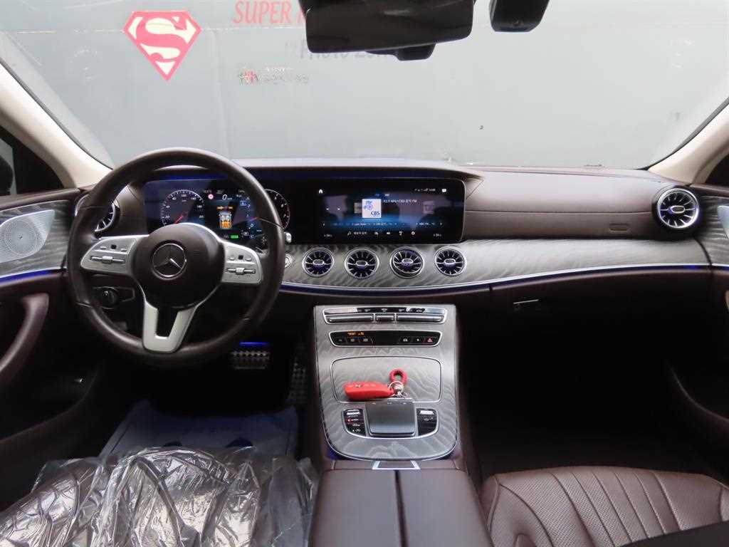 Mercedes-Benz CLS-Class — photo 09