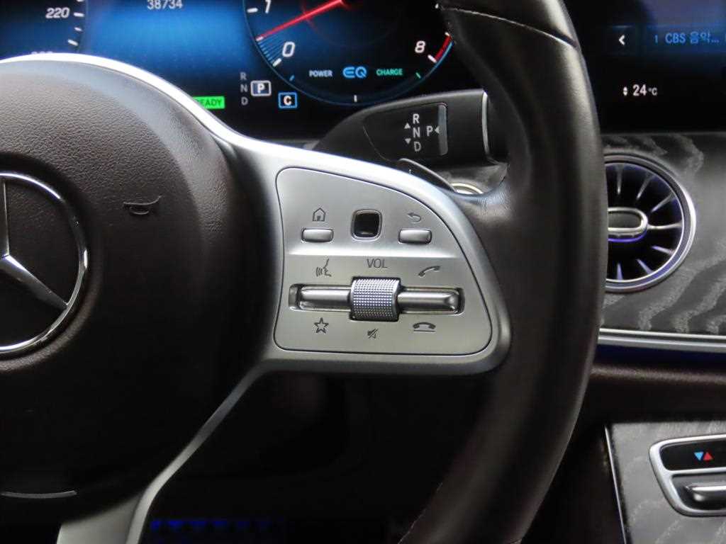 Mercedes-Benz CLS-Class — photo 12