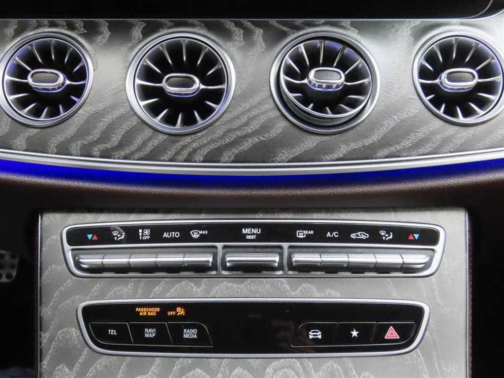 Mercedes-Benz CLS-Class — photo 14