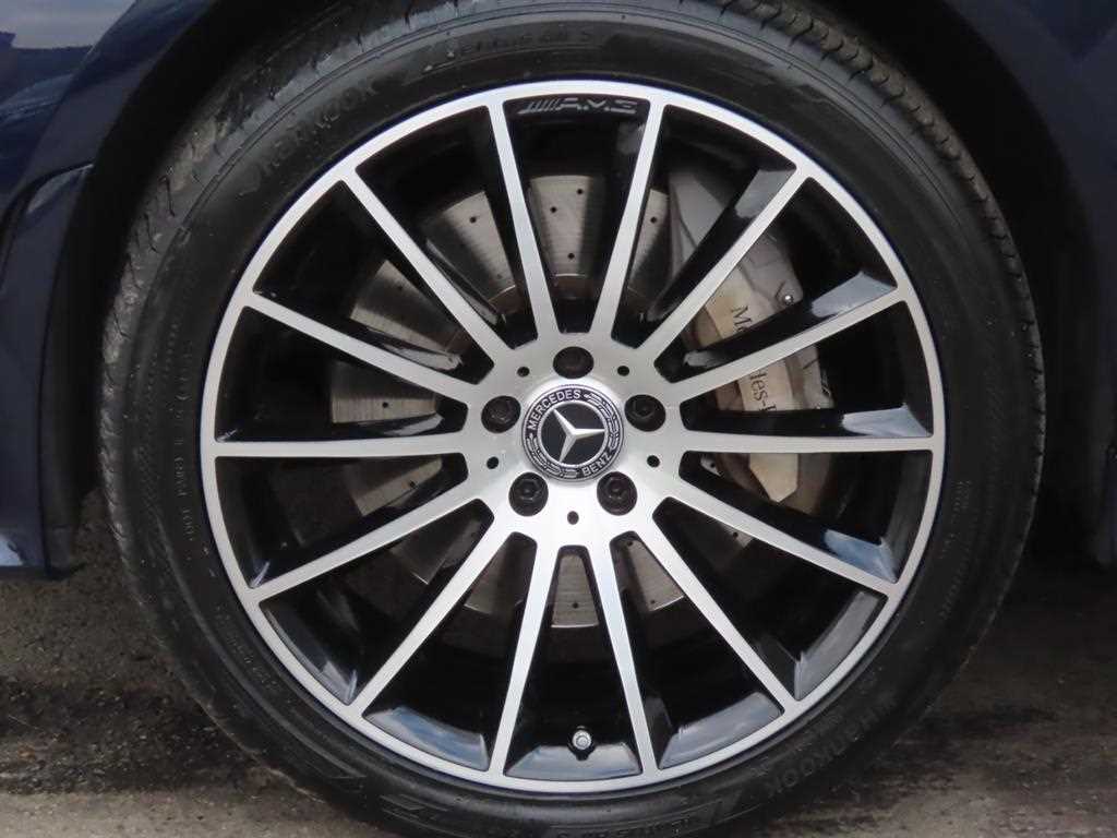 Mercedes-Benz CLS-Class — photo 20