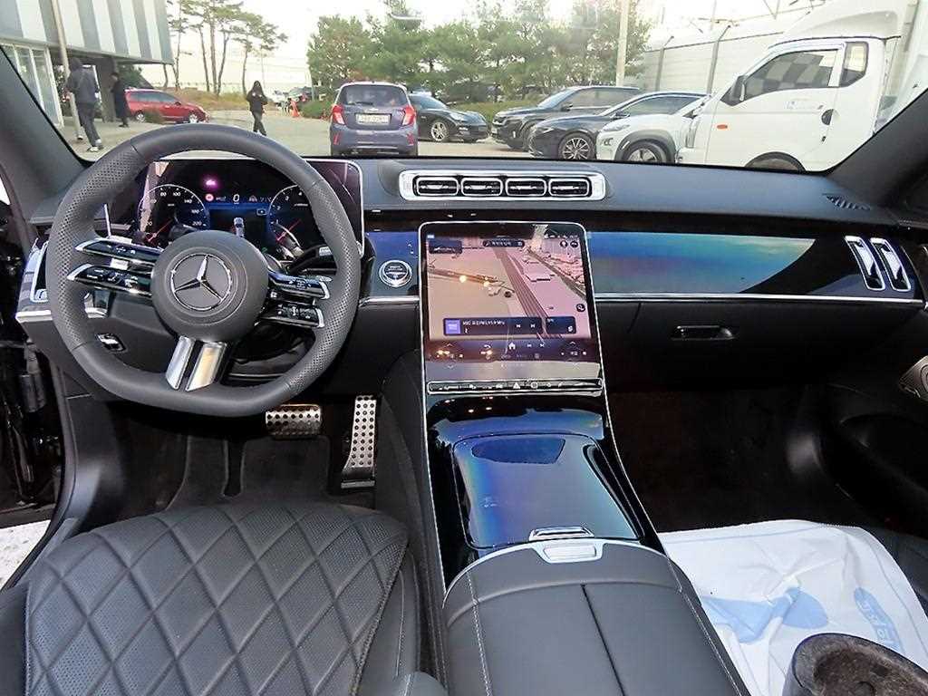 Mercedes-Benz S-Class — photo 07