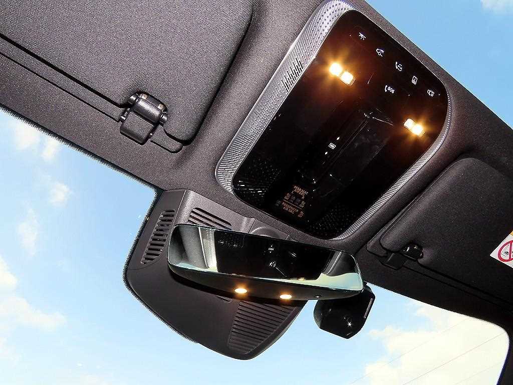 Mercedes-Benz S-Class — photo 14
