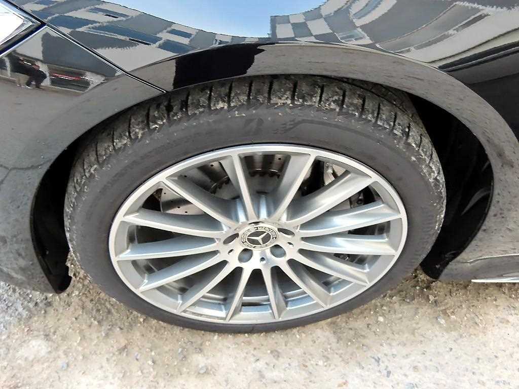Mercedes-Benz S-Class — photo 20