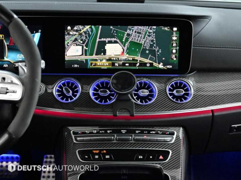 Mercedes-Benz CLS-Class — photo 14