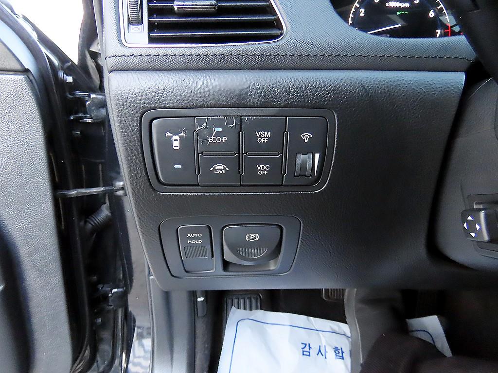 Hyundai Genesis — photo 12