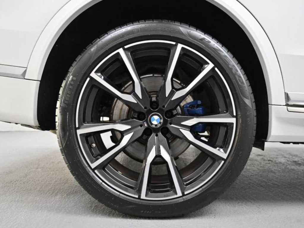BMW X7 — photo 05
